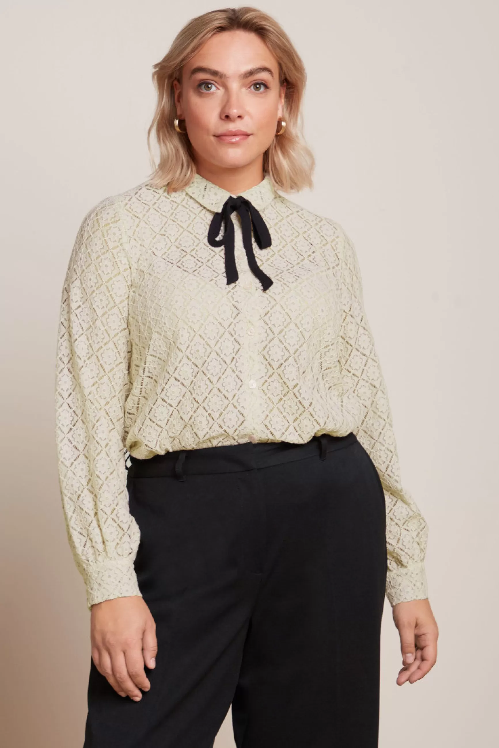 DAMES King Louie Maisie Blouse Artiste Lace